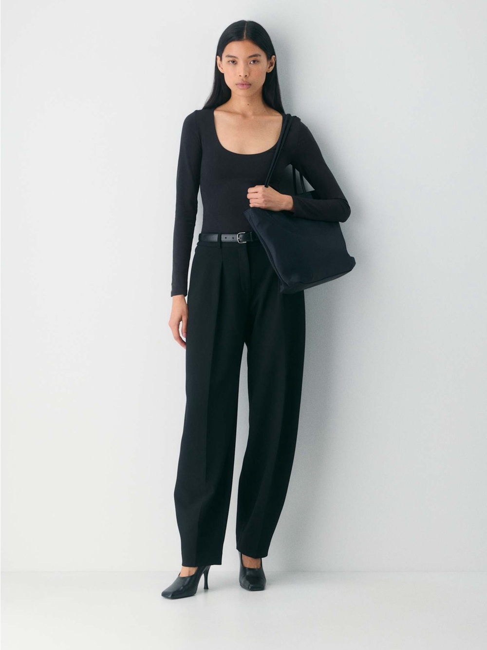 ✨ ARITZIA CONTOUR TOP ✨Size S • The perfect everyday long sleeve
